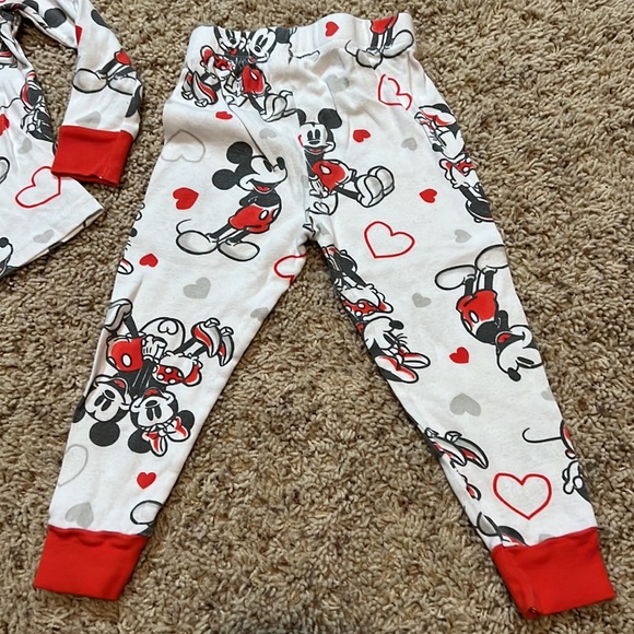 EUC Disney Mickey & Minnie Mouse Valentine’s Day 2-piece PJ set unisex size 3T - Picture 8 of 8